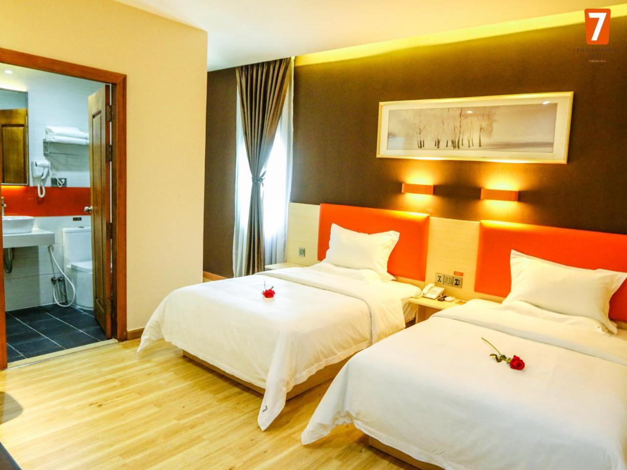 7 Days Premium Hotel Phnom Penh Exteriör bild