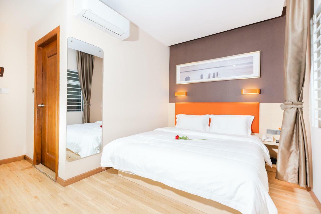 7 Days Premium Hotel Phnom Penh Exteriör bild
