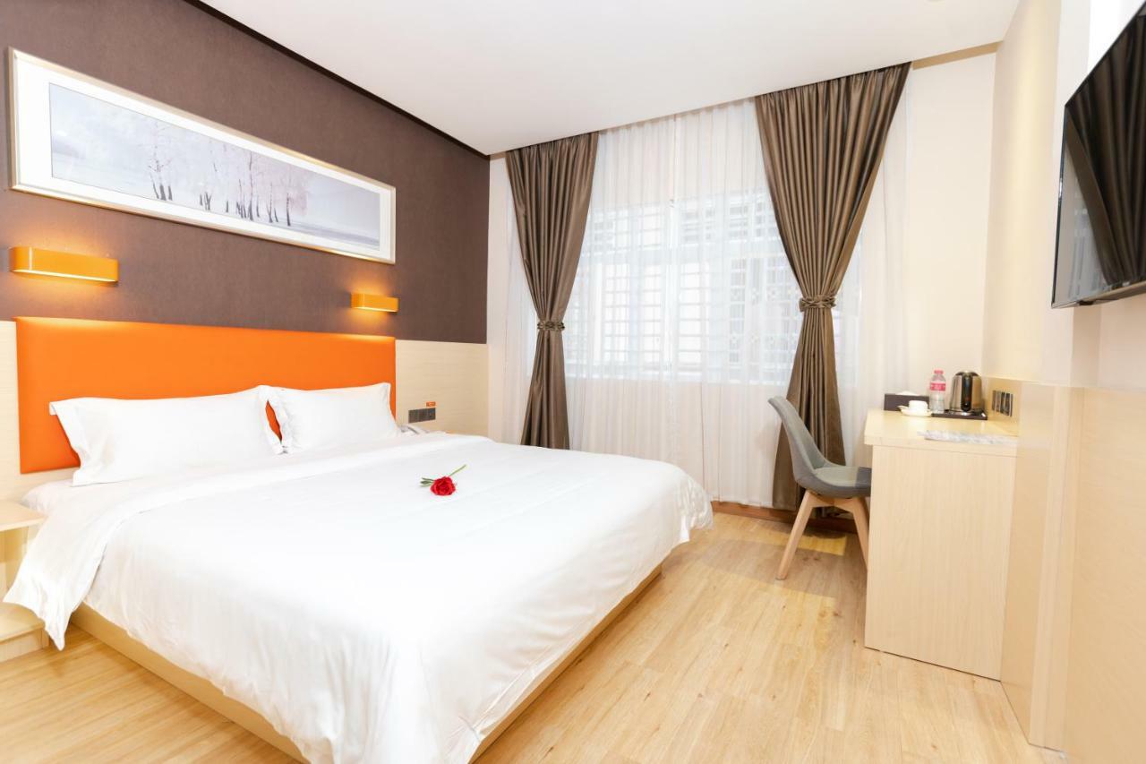 7 Days Premium Hotel Phnom Penh Exteriör bild